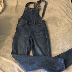Skinny pant overalls